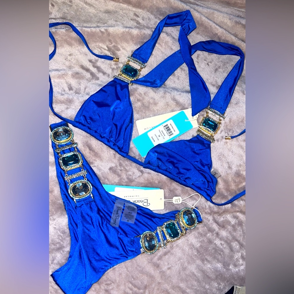 NEW with Tags Beach Bunny Bikini “ material girl” blue (sapphire) size Medium